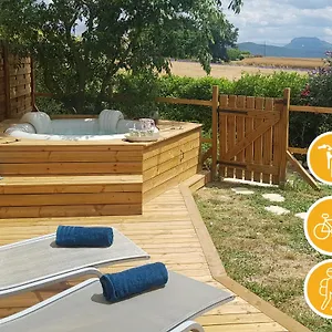  Hébergement de vacances Combet Climatisé Avec Jacuzzi